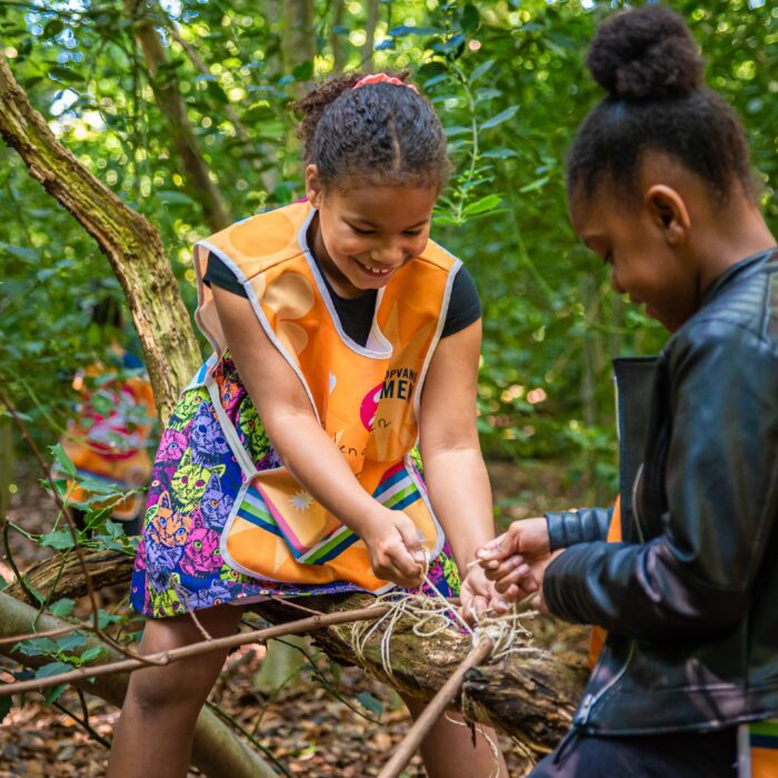 Kinderen bij bso 2Spelende Beren den haag natuurwerkplaats