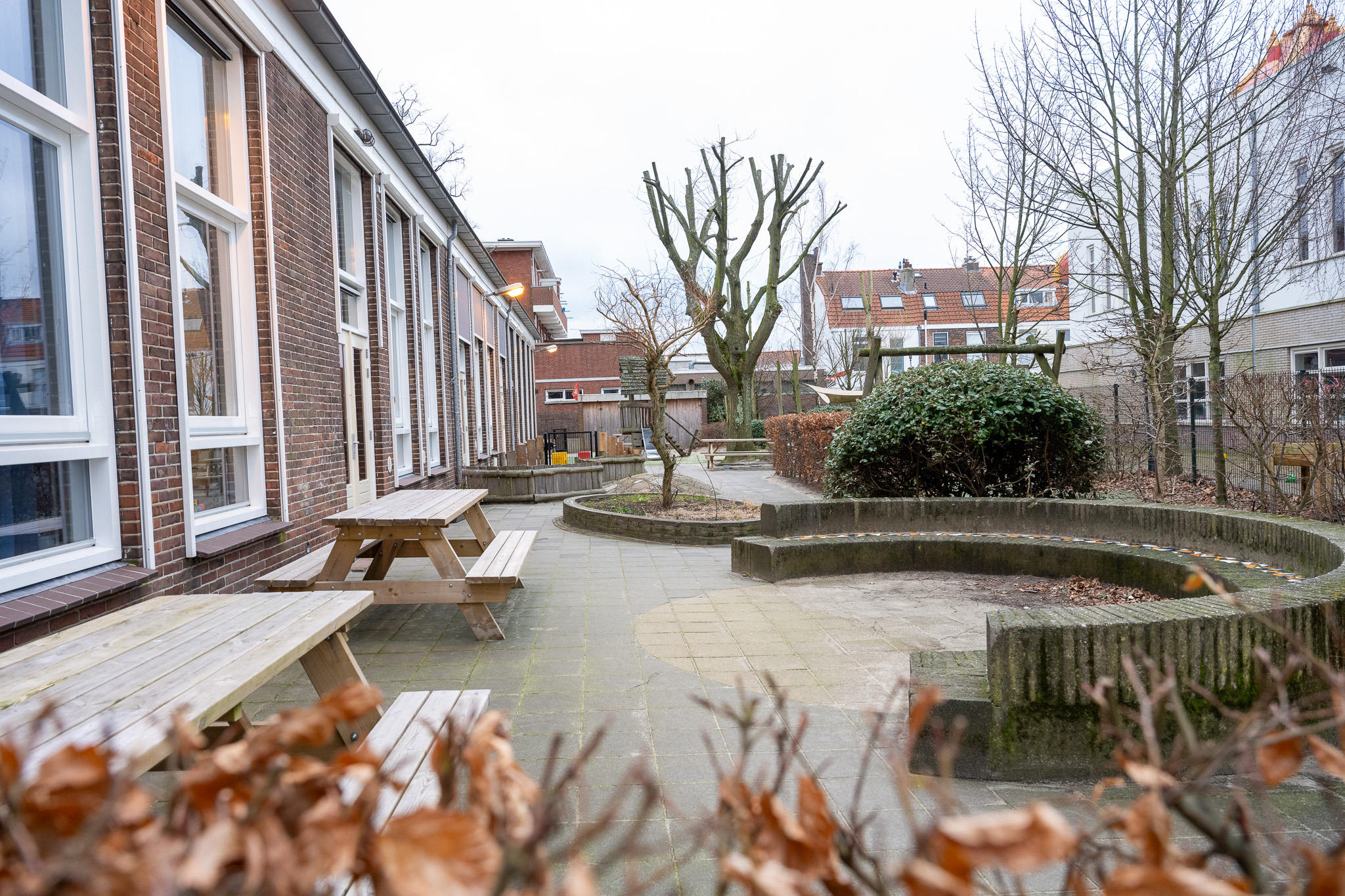 Buitenruimte en tuin bij kinderdagverblijf 2Zonnebloemen Regentessekwartier Den Haag