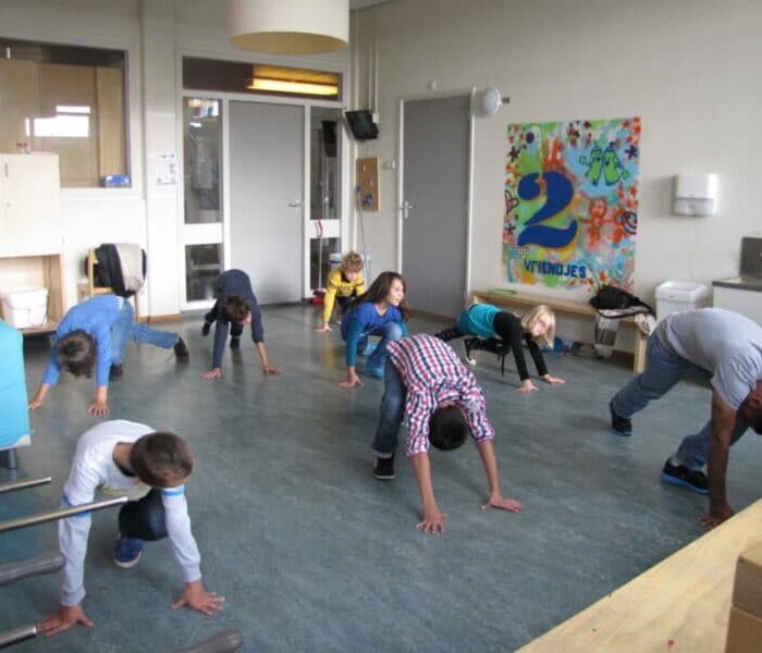 yoga bij bso 2vriendjes in bezuidenhout den haag