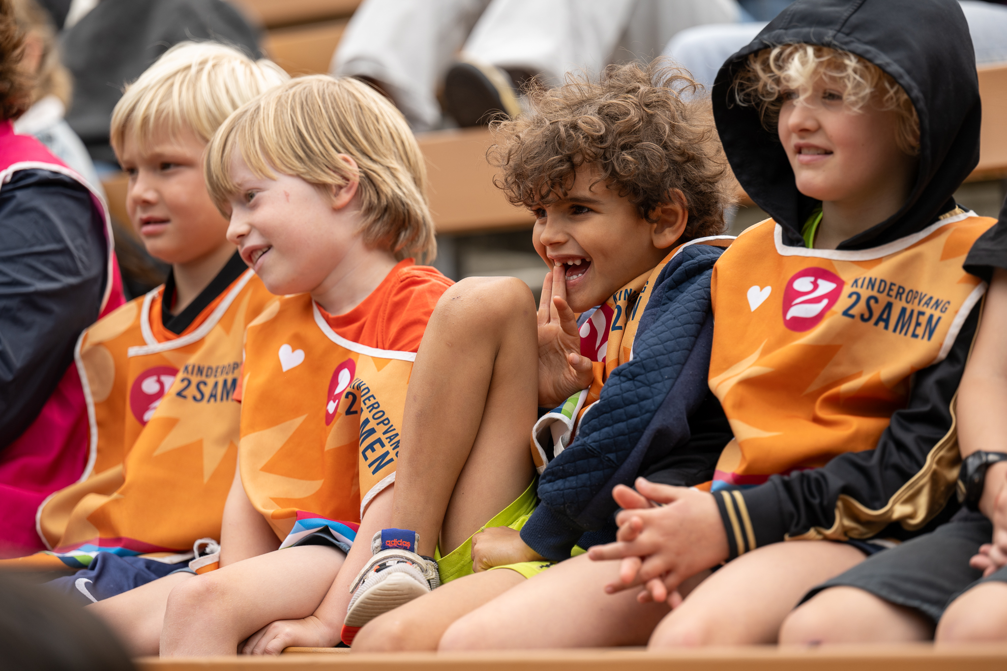 Kinderen in het publiek bij theatervoorstelling zuiderpark